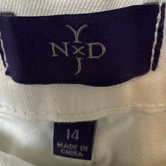 NYDJ White Denim Jeans Lift Tuck Technology Straight Cut Mid Rise Size 14 NWT - Picture 7 of 9